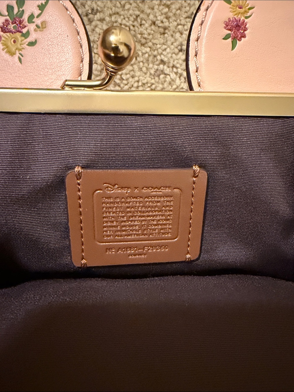 NEW Coach KISSLOCK WRISTLET WITH FLORAL MIX AND MINNIE MOUSE EARS - Picture 10 of 13
